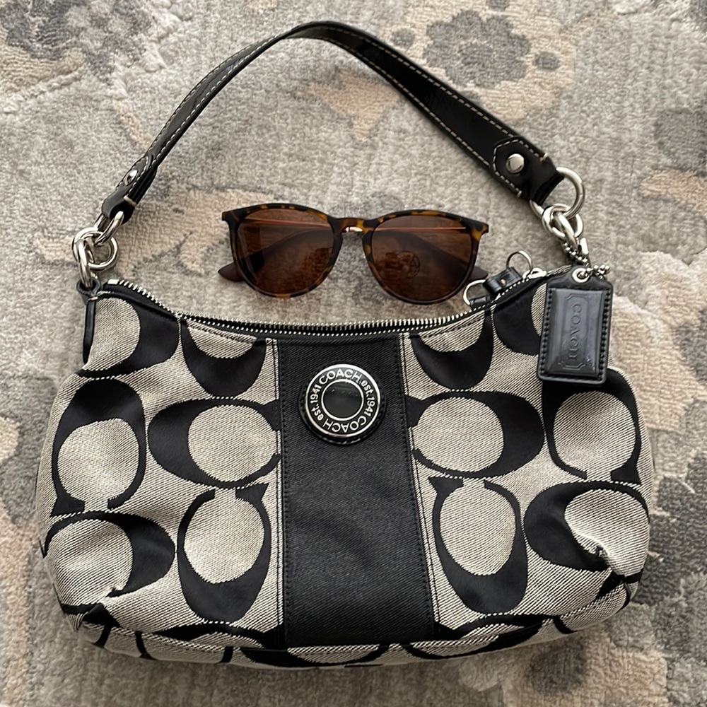 Coach small shoulder bag. Gray with black logo